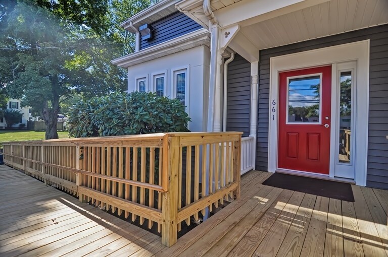 661 South St W, Raynham, MA à louer - Photo de l’immeuble – Image 3 sur 14