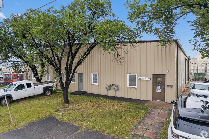 4010-4020 6a St NE, Calgary, AB à louer - Photo de l’immeuble – Image 1 sur 28