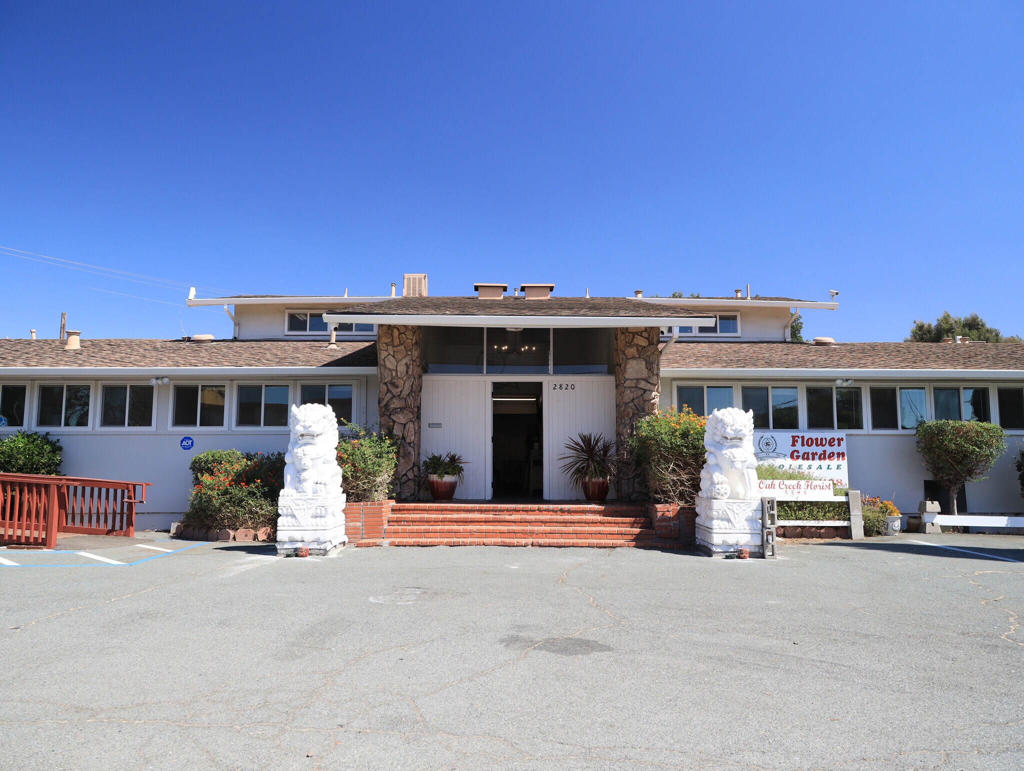 2820 Broadmoor Ave, Concord, CA à vendre Photo de l’immeuble– Image 1 sur 47