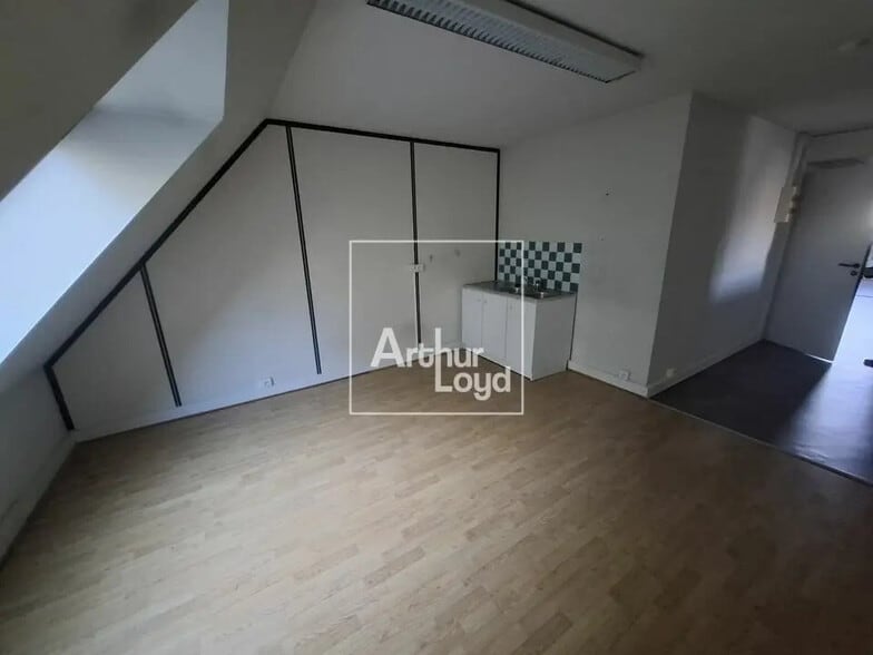 Bureau dans Melun à louer - Photo de l’immeuble – Image 3 sur 7