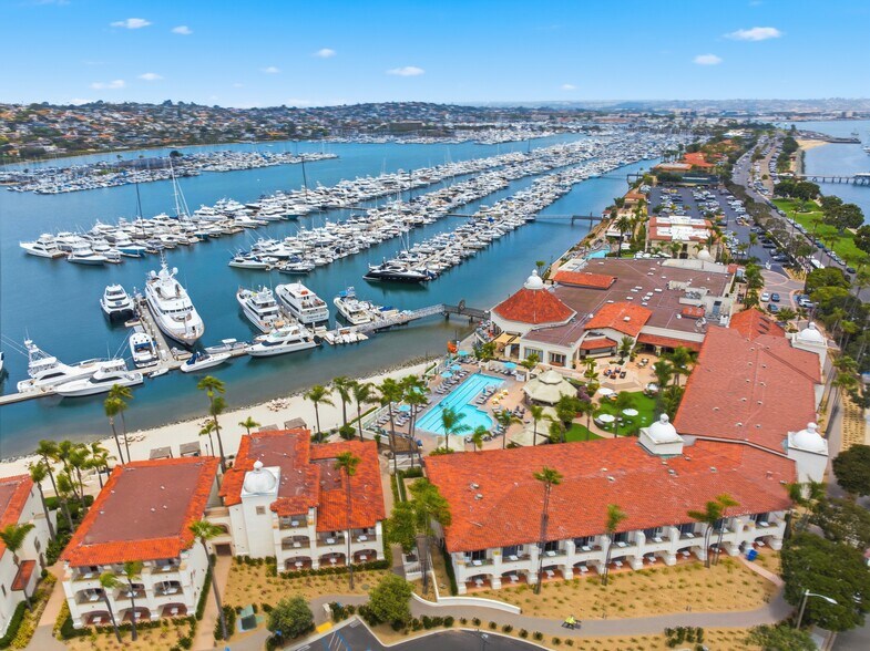 1551 Shelter Island Dr, San Diego, CA à louer - Photo principale – Image 1 sur 57