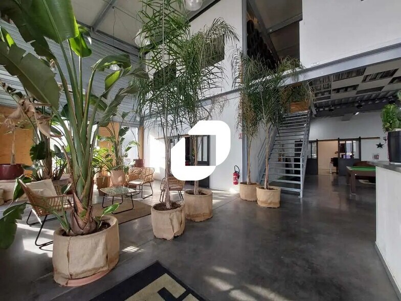 Bureau dans Lunel-Viel à louer - Photo de l’immeuble – Image 1 sur 13