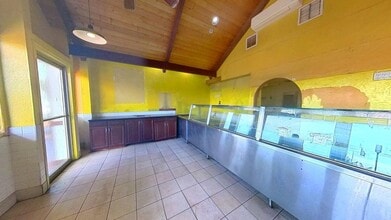 75-5595 Palani Rd, Kailua Kona, HI à louer Photo intérieure– Image 2 sur 6