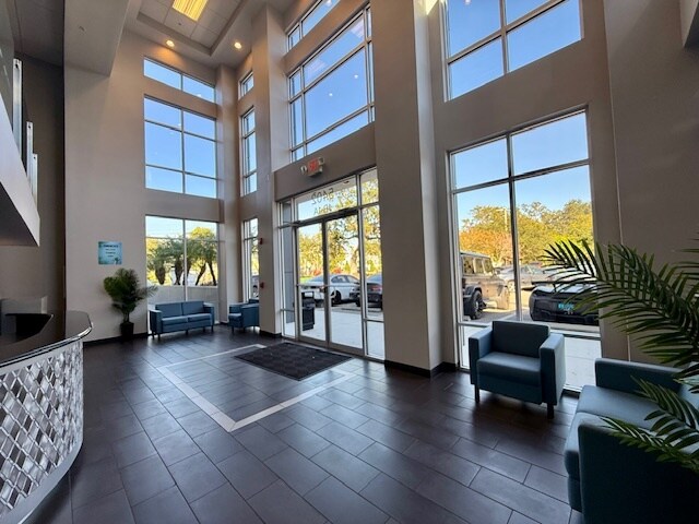5402 W Laurel St, Tampa, FL à vendre - Photo de l’immeuble – Image 2 sur 21