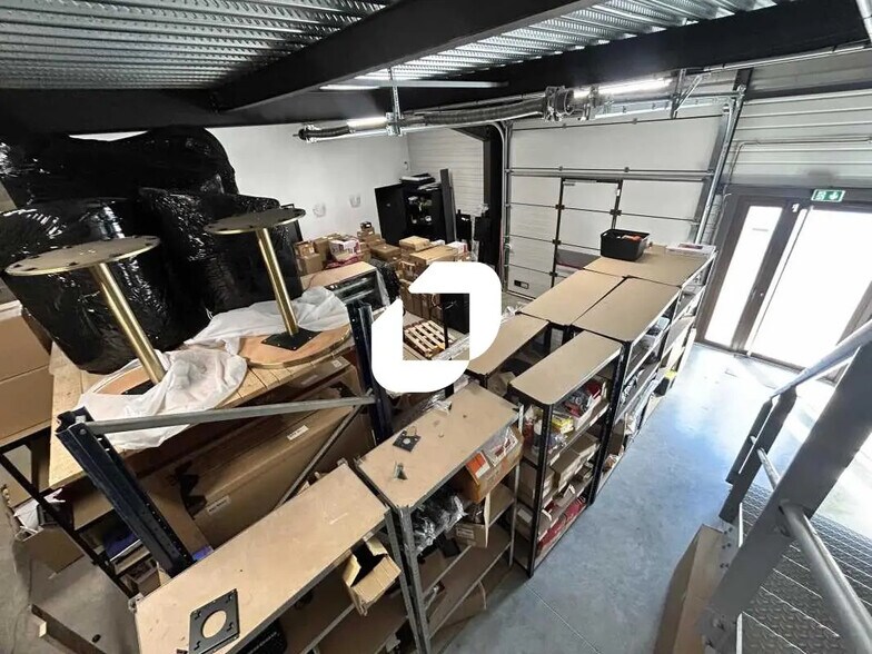 Local d’activités dans Franconville à louer - Photo intérieure – Image 2 sur 21