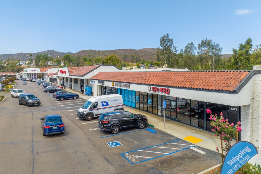 12312-12378 Poway Rd, Poway, CA à louer - Photo de l’immeuble – Image 3 sur 6