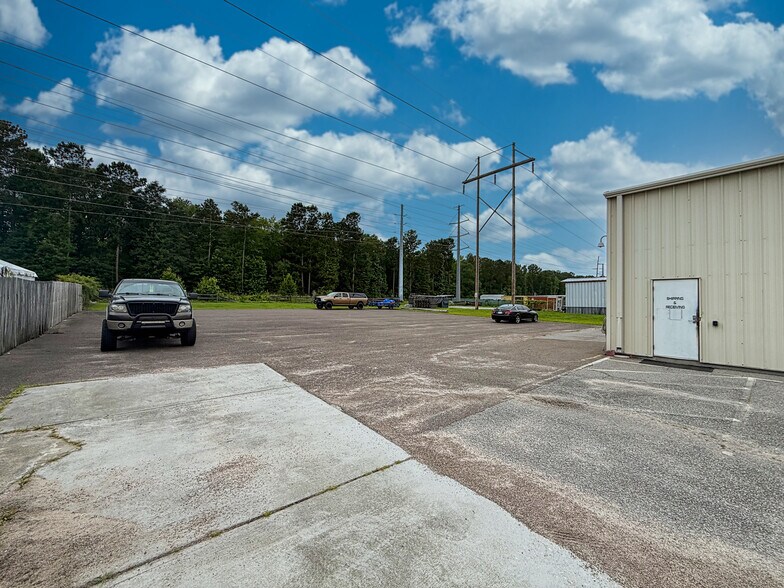 7217 Peppermill Pky, North Charleston, SC à louer - Photo de l’immeuble – Image 3 sur 11