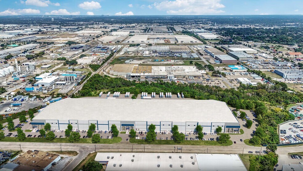 2801 Wood Dr, Garland, TX à louer - Photo de l’immeuble – Image 2 sur 6