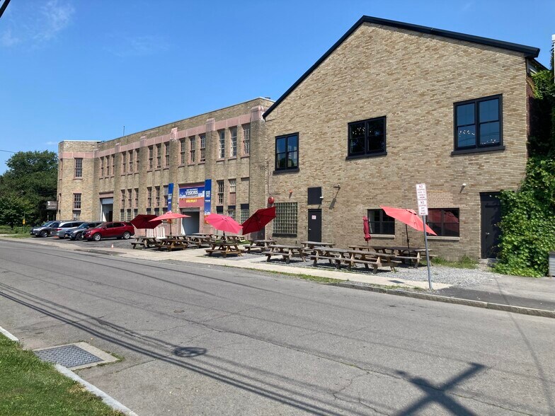 112 Wilkinson St, Syracuse, NY à vendre - Photo de l’immeuble – Image 3 sur 8