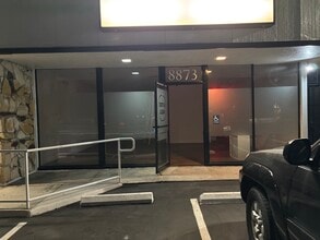 8869-8879 Katella Ave, Anaheim, CA à louer Photo intérieure– Image 2 sur 7