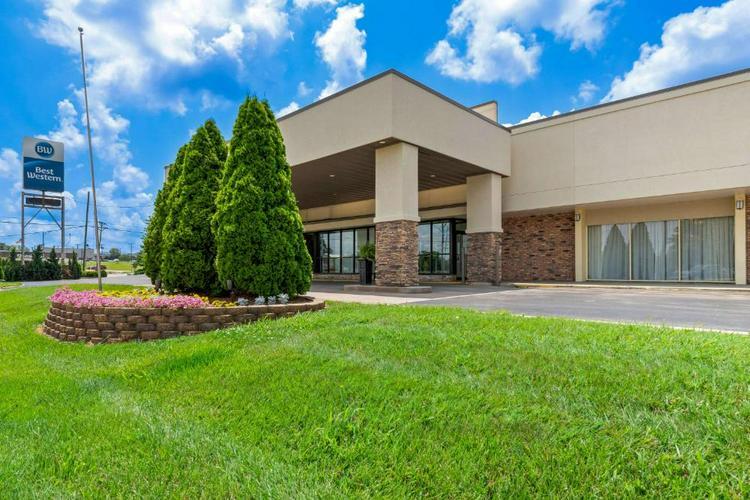 3120 S Limit Ave, Sedalia, MO à vendre - Photo de l’immeuble – Image 1 sur 33