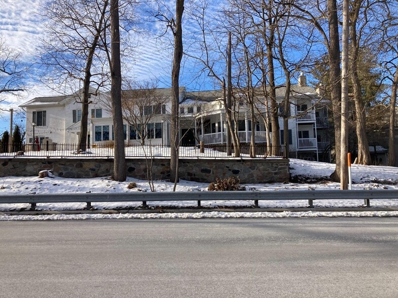 3158 S State Road 2, Valparaiso, IN à vendre - Photo principale – Image 1 sur 23