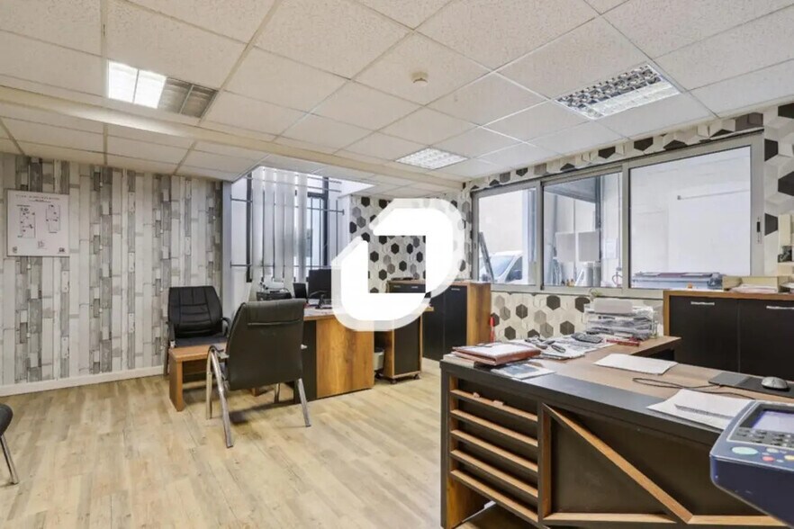 Local d’activités dans Boissy-Saint-Léger à louer - Photo de l’immeuble – Image 3 sur 13