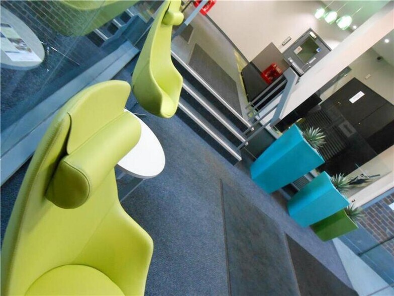 146 Hagley Rd, Birmingham à louer - Photo de l’immeuble – Image 3 sur 4