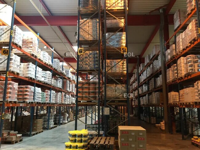 Plus de détails pour Local d'activités à louer