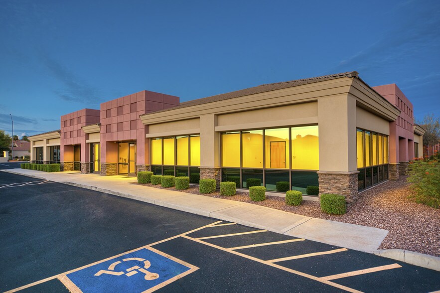 4727 E Union Hills Dr, Phoenix, AZ à vendre - Photo principale – Image 1 sur 28