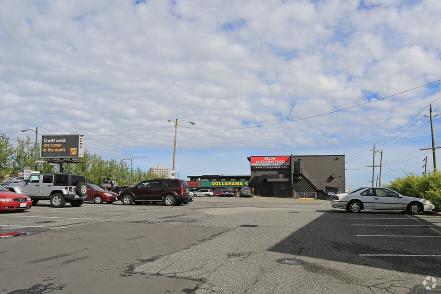 1468 Marine Dr SW, Vancouver, BC à louer - Photo de l’immeuble – Image 2 sur 2