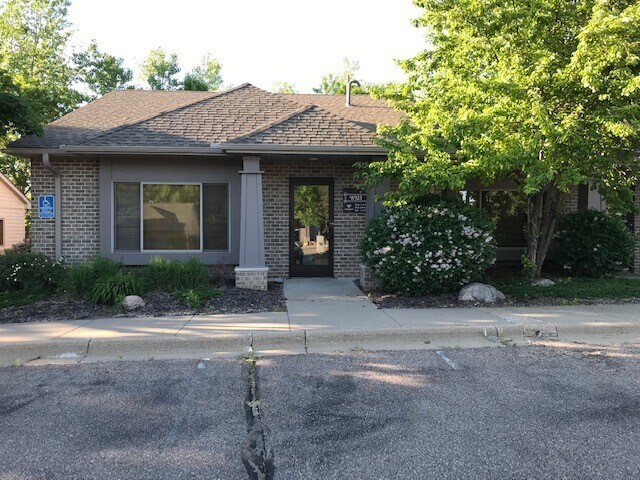 8925-8929 Aztec Dr, Eden Prairie, MN à louer - Photo de l’immeuble – Image 3 sur 17