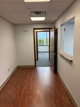 1401 N University Dr, Coral Springs, FL à vendre Photo intérieure– Image 2 sur 5