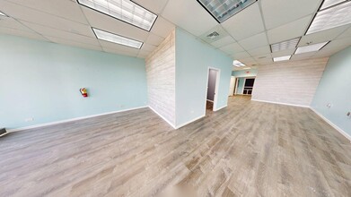 5035-5075 Shoreline Rd, Lake Barrington, IL à louer Photo intérieure– Image 2 sur 5