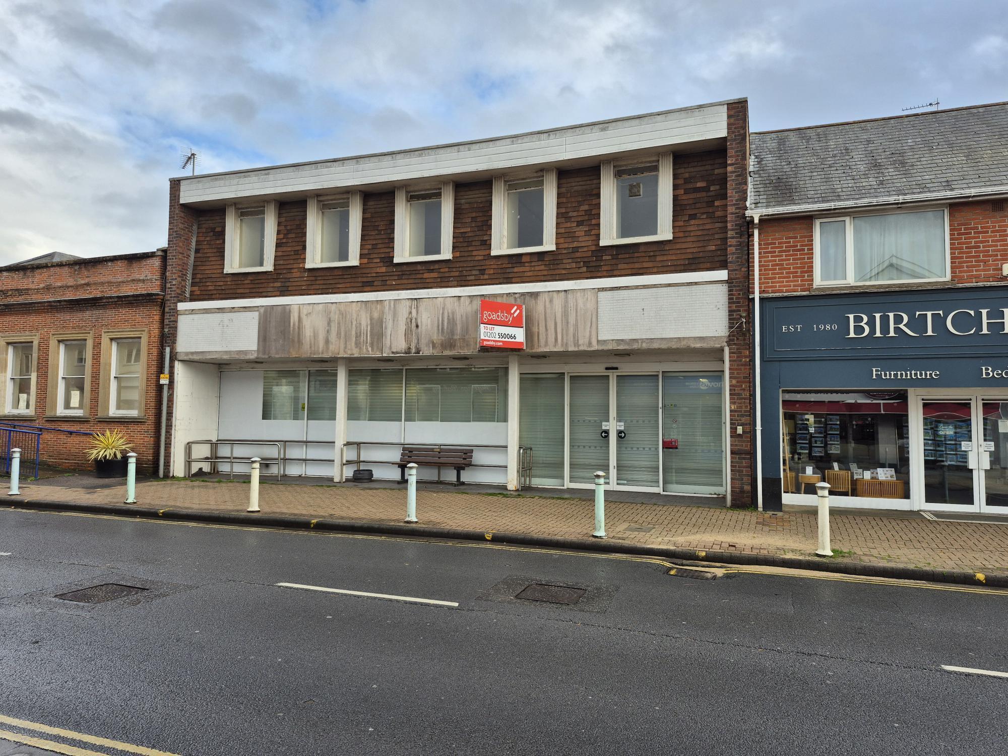 309-311 Lymington Rd, Christchurch à louer Photo de l’immeuble– Image 1 sur 5