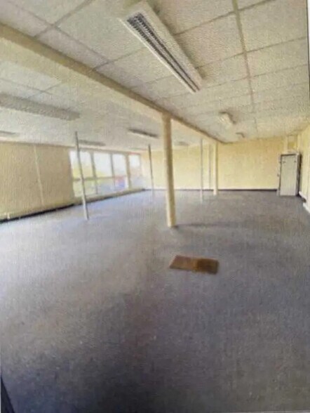 Bureau dans Sotteville-Lès-Rouen à louer - Photo de l’immeuble – Image 1 sur 3