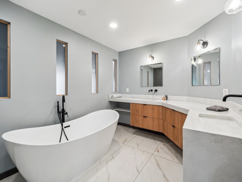 1725 N High St, Denver, CO à vendre - Photo intérieure – Image 2 sur 52