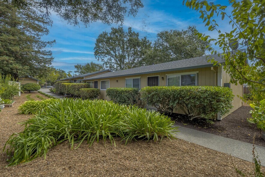 8585 Old Redwood Hwy, Windsor, CA à vendre - Photo de l’immeuble – Image 1 sur 9