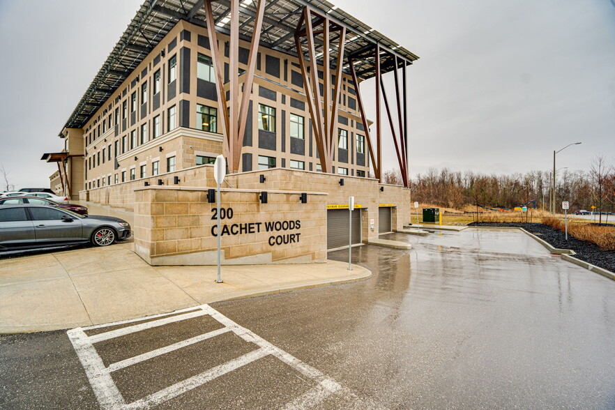 200 Cachet Woods Crt, Markham, ON à vendre - Photo de l’immeuble – Image 2 sur 10