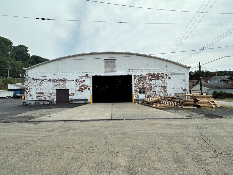 212 5th St, Wilmerding, PA à louer - Photo de l’immeuble – Image 2 sur 18