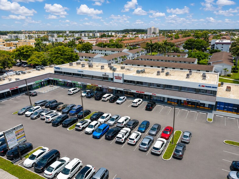 4355-4397 W 16th Ave, Hialeah, FL à louer - Photo de l’immeuble – Image 2 sur 9
