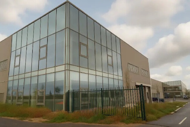 Plus de détails pour 5 Rue Du Sausset, Tremblay-en-France - Local d’activités à vendre