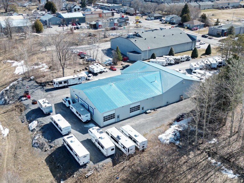 2724 Laurier St, Clarence-Rockland, ON à louer - Photo de l’immeuble – Image 3 sur 12