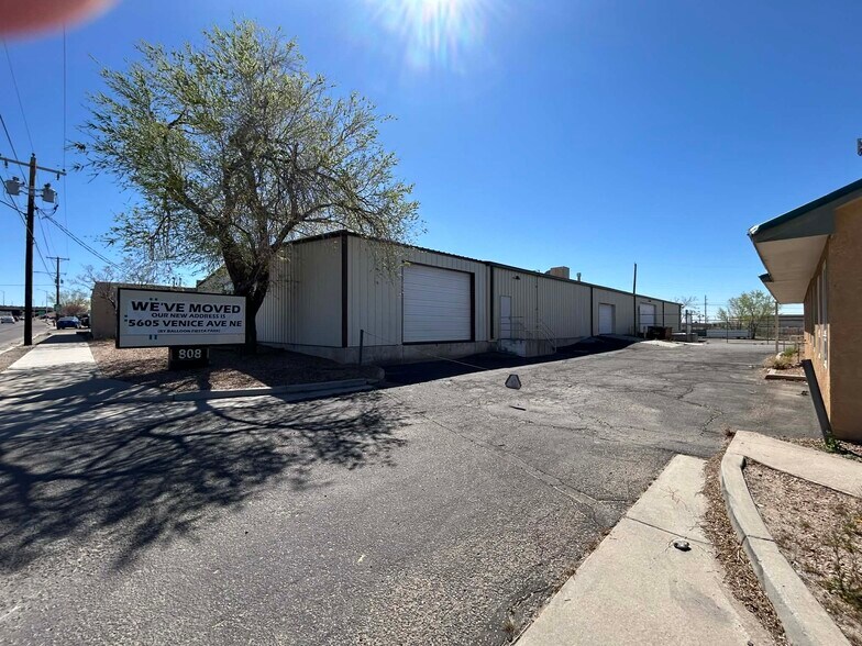 808 Gibson Blvd SE, Albuquerque, NM à vendre - Photo de l’immeuble – Image 2 sur 7