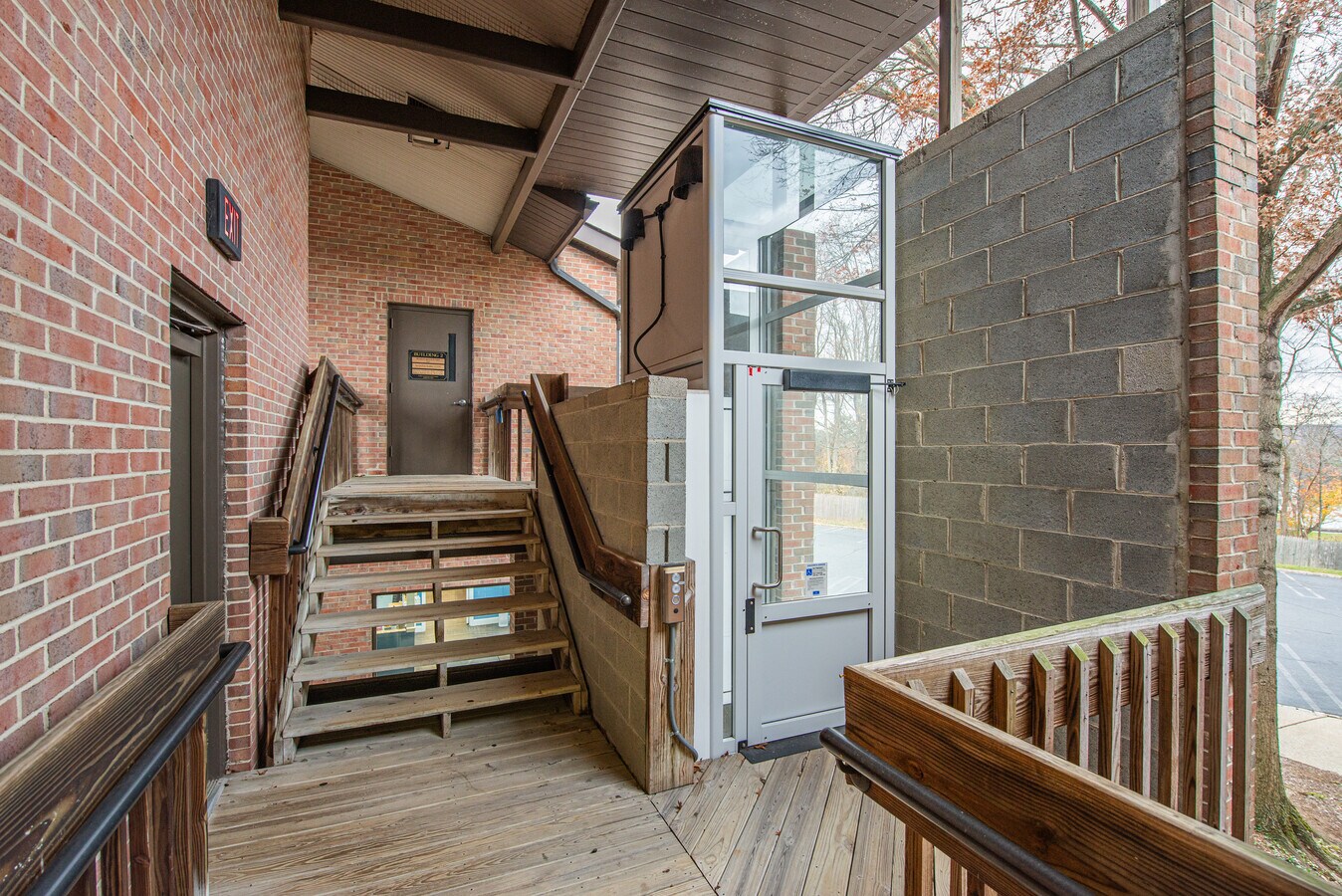 59 E Mill Rd, Long Valley, NJ 07853 - Lot 1-204 - - Photo intérieure - Image 2 of 14