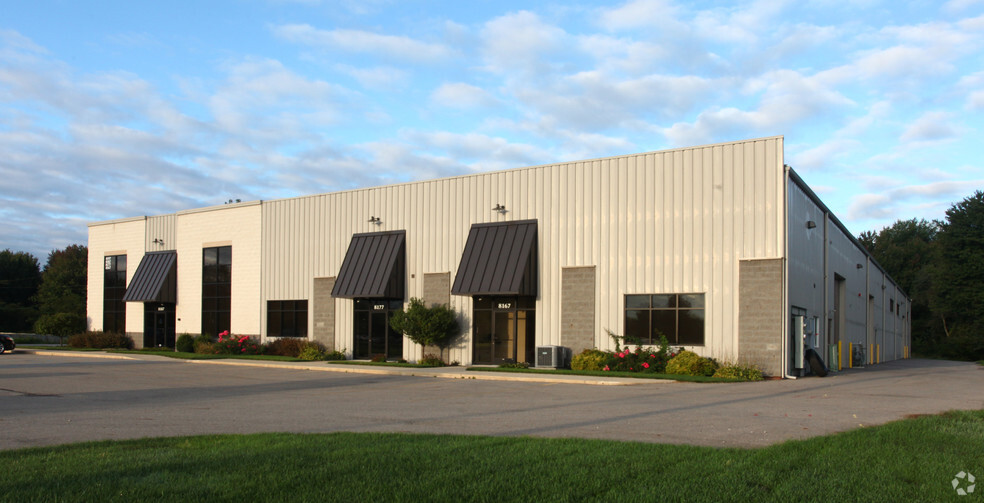 8167-8197 Clyde Park Ave, Byron Center, MI à louer - Photo principale – Image 1 sur 54