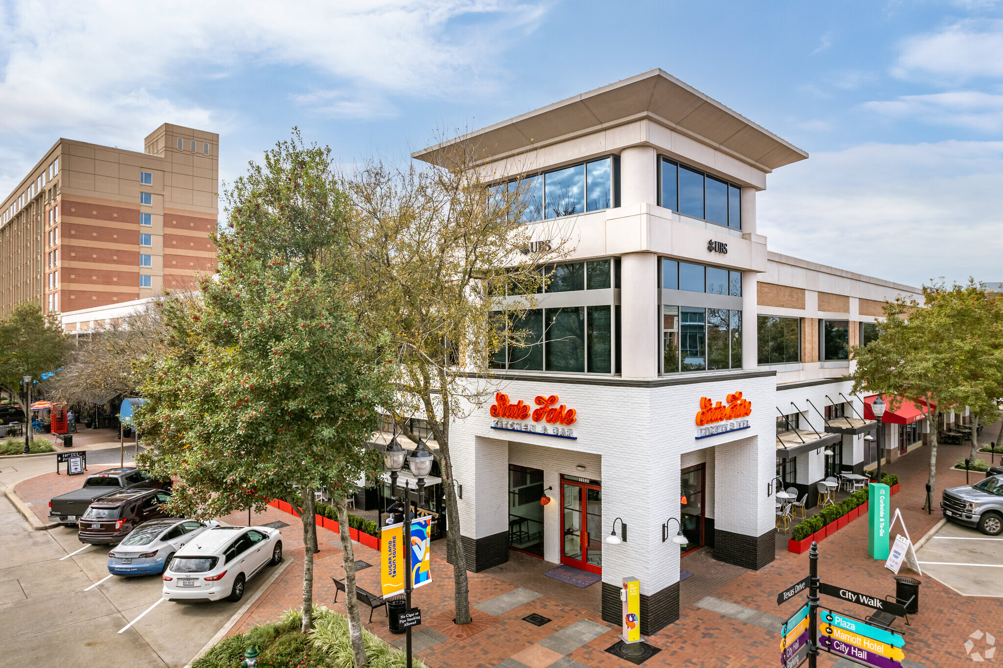 15930-15980 City Walk, Sugar Land, TX à louer Photo de l’immeuble– Image 1 sur 4
