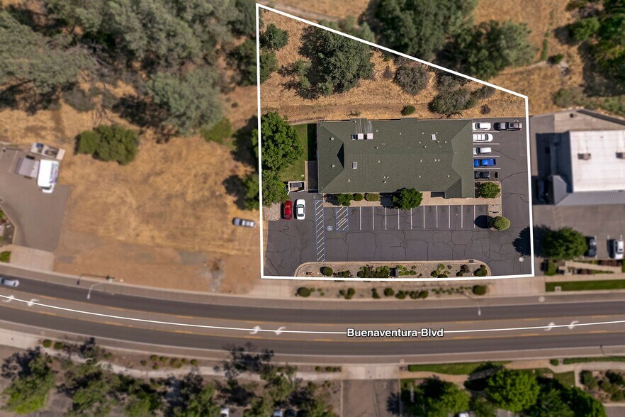 1825 Buenaventura Blvd, Redding, CA à vendre - Photo de l’immeuble – Image 3 sur 34