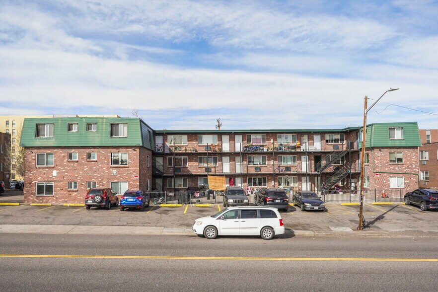 1345-1363 Yosemite St, Denver, CO à vendre - Photo de l’immeuble – Image 3 sur 24