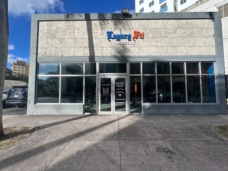 Plus de détails pour 22 Merrick Way, Coral Gables, FL - Local commercial à louer