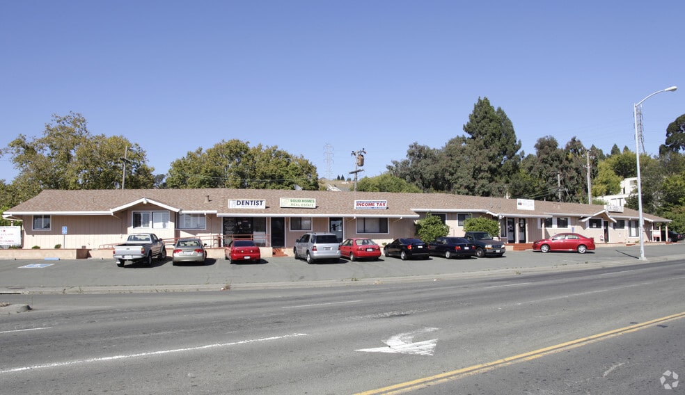 2600-2624 Springs Rd, Vallejo, CA à louer - Photo de l’immeuble – Image 2 sur 2