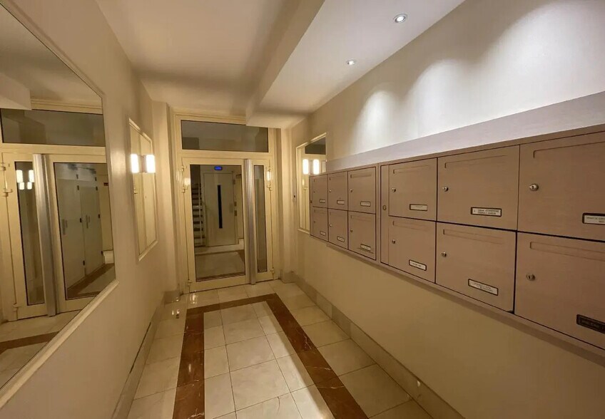 Bureau dans Paris à louer - Hall d’entrée – Image 2 sur 6