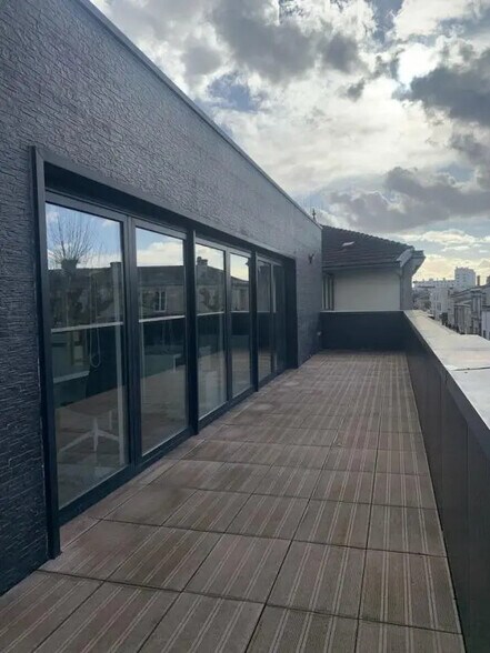 Bureau dans Bordeaux à vendre - Photo de l’immeuble – Image 3 sur 12