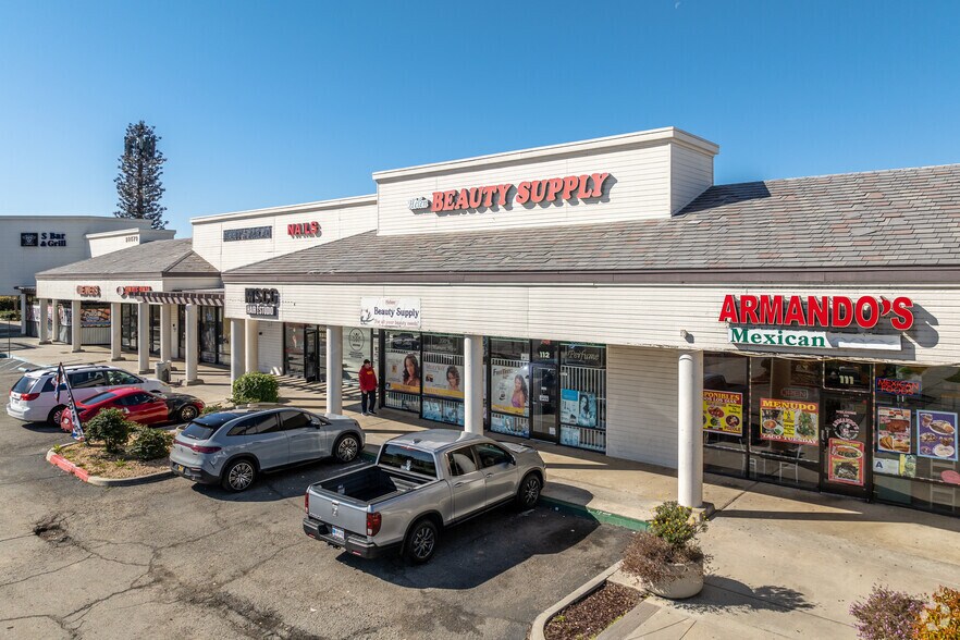 23579 Sunnymead Ranch Pky, Moreno Valley, CA à vendre - Photo de l’immeuble – Image 3 sur 7