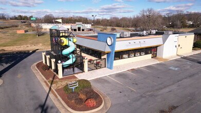 172 W Old Cross Rd, New Market, VA à louer Photo de l’immeuble– Image 2 sur 24