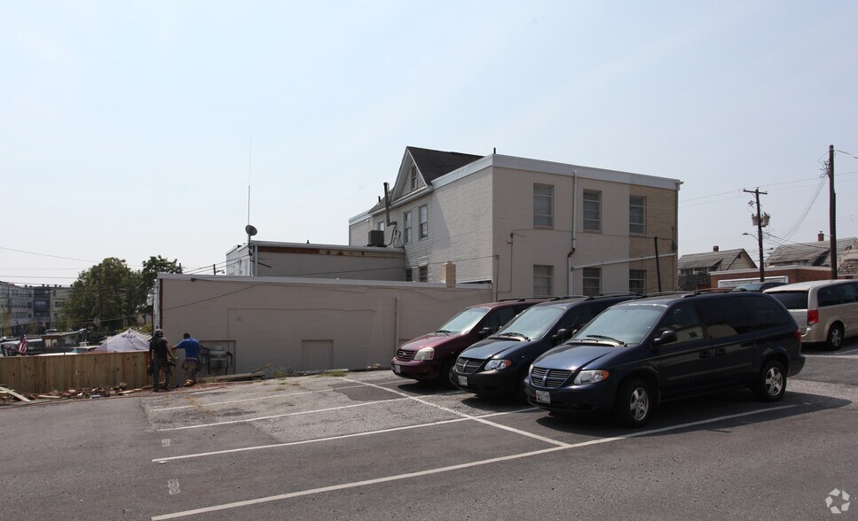 5811 Baltimore Ave, Riverdale, MD à louer - Photo de l’immeuble – Image 2 sur 2