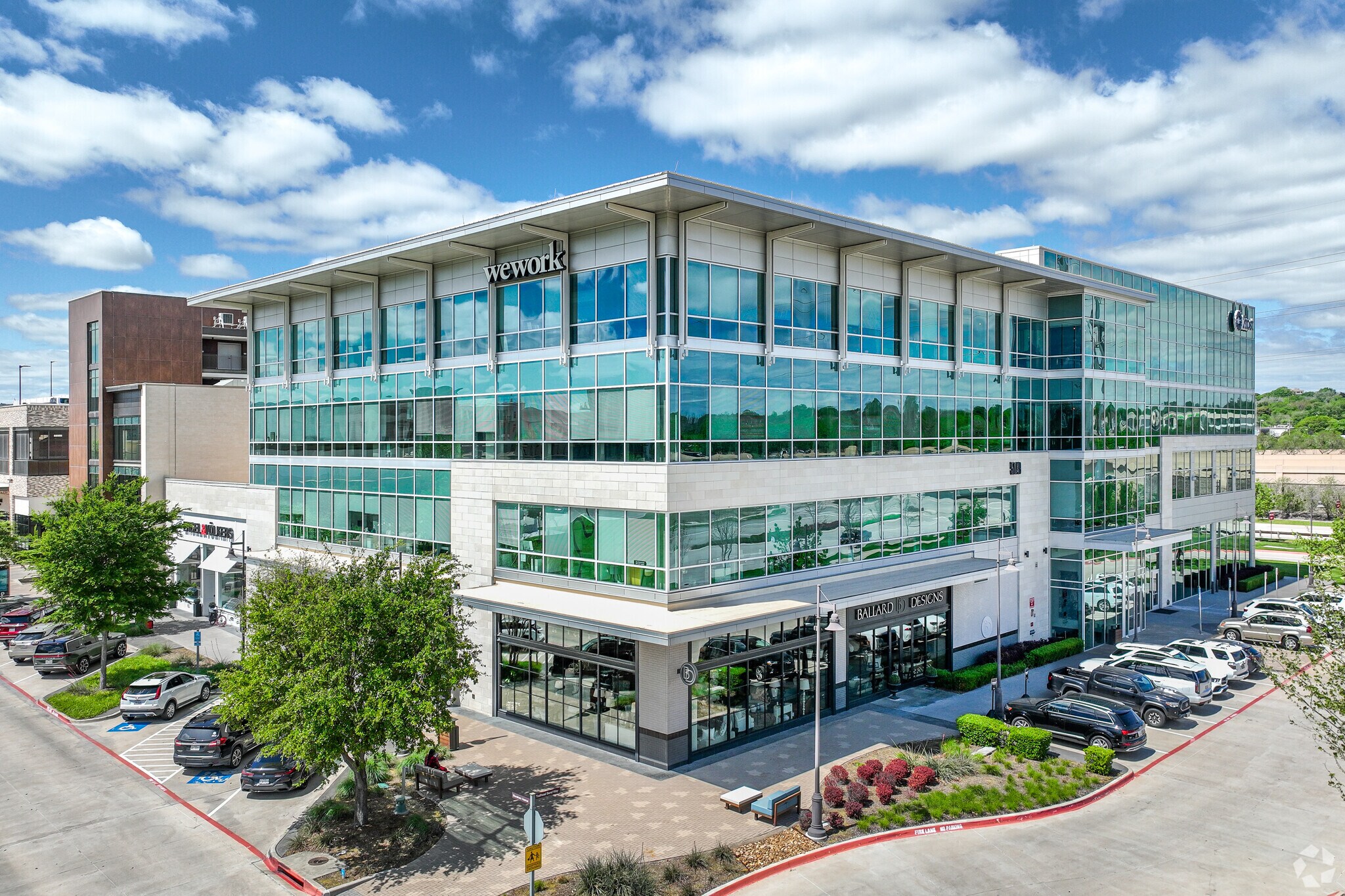 5049 Edwards Ranch Rd, Fort Worth, TX à louer Photo de l’immeuble– Image 1 sur 32