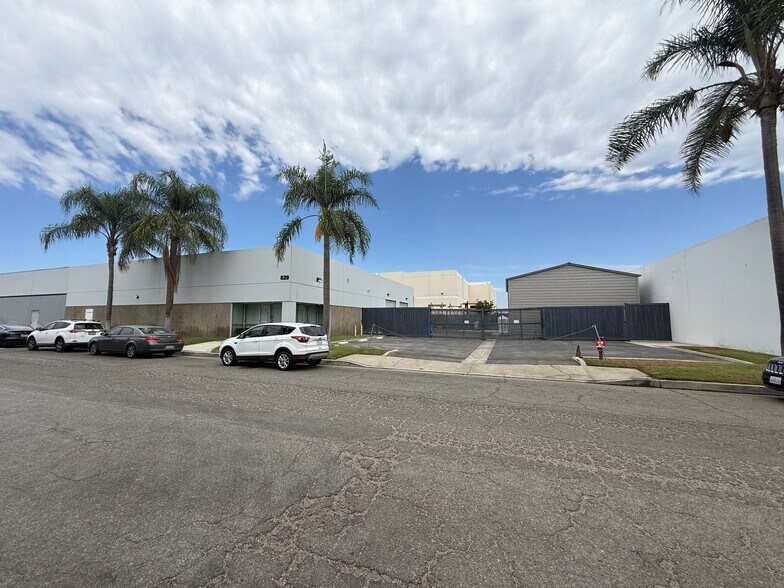529 W Blueridge Ave, Orange, CA à vendre - Photo de l’immeuble – Image 2 sur 9