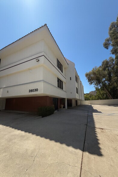 28030 Dorothy Dr, Agoura Hills, CA à louer - Photo de l’immeuble – Image 2 sur 9