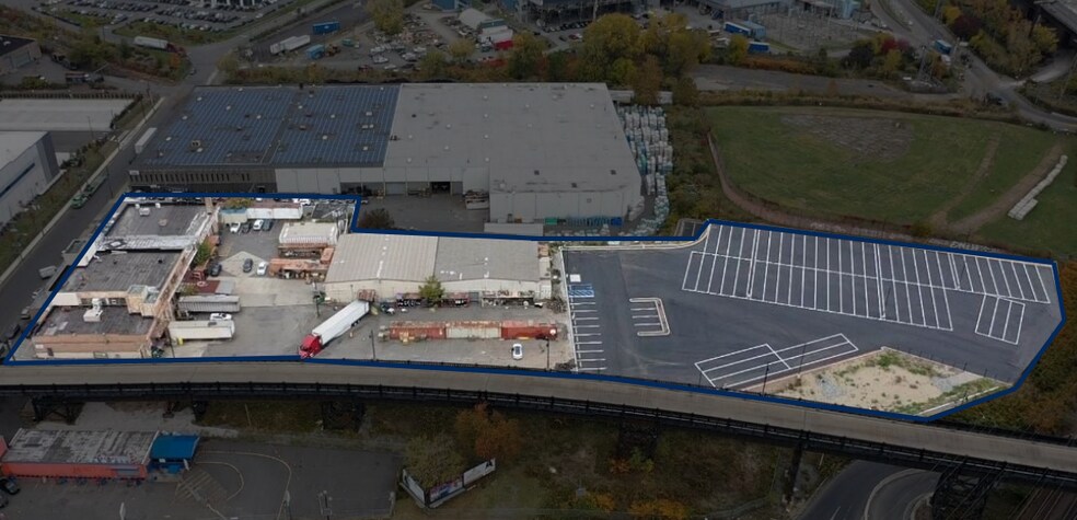 18 Blanchard St, Newark, NJ à louer - Photo de l’immeuble – Image 1 sur 6